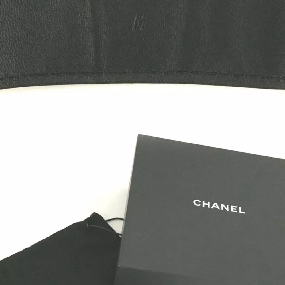CHANEL CC Logo Kids Leather Belt - Picture 8 of 9